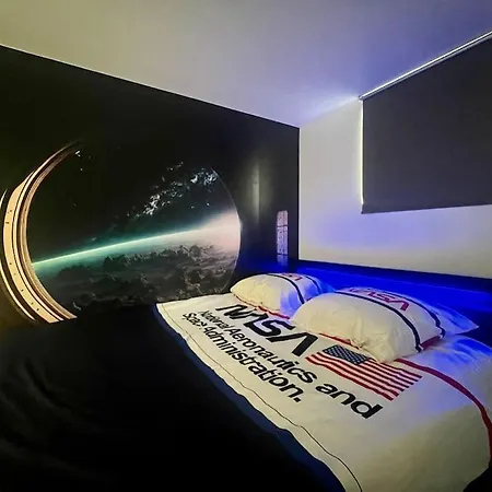 Ferienwohnung Objectif Cosmos Magnifique T2 A 4 Min Du Parc Chasseneuil-du-Poitou Exterior foto